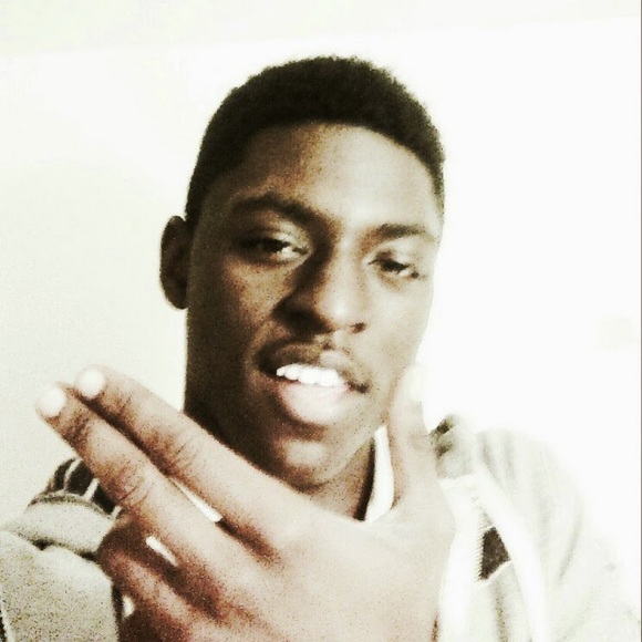 Meet your Posher, Tyia - Picture 1 of 1